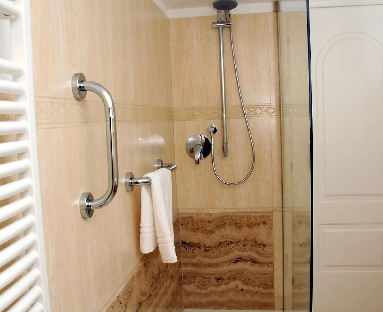 Διαμέρισμα A Casa Di Lu, Al Colosseo - Guest House Ρώμη